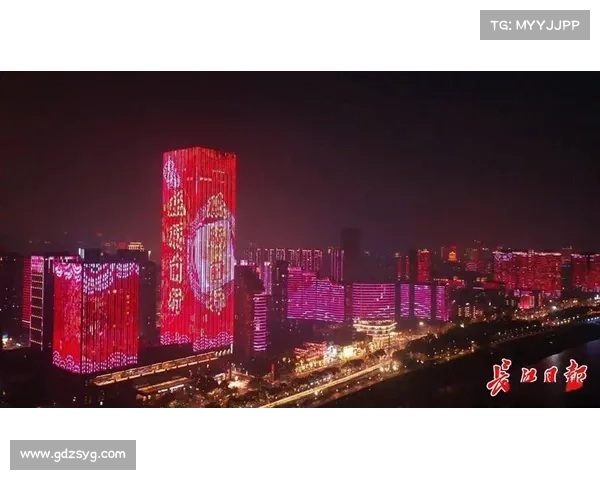 龙兴主场「中国红」光影秀出圈 足球隧道成焦点 龙兴主场「中国红」光影秀出圈 足球隧道成焦点